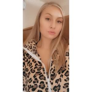 Meet your Posher, Dakota